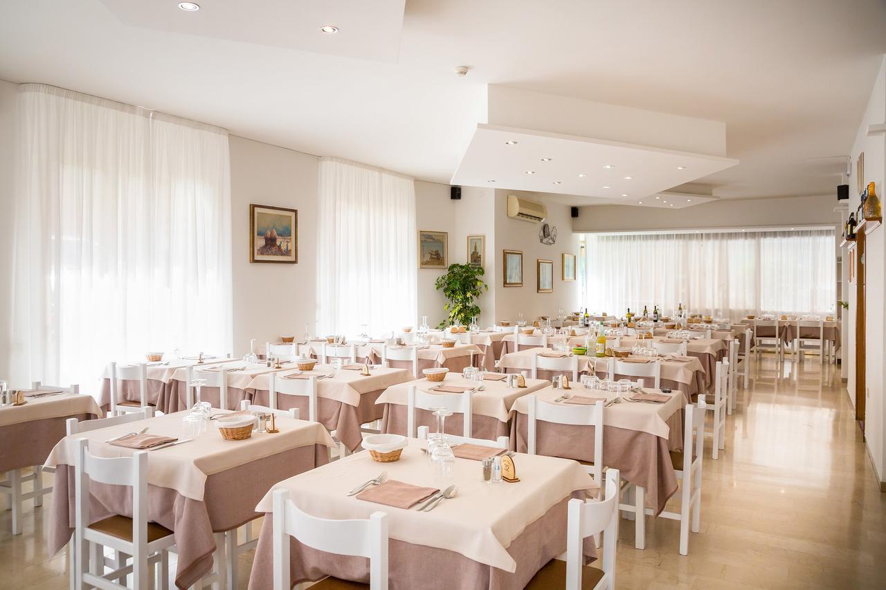 Hotel Augusta Caorle Luaran gambar